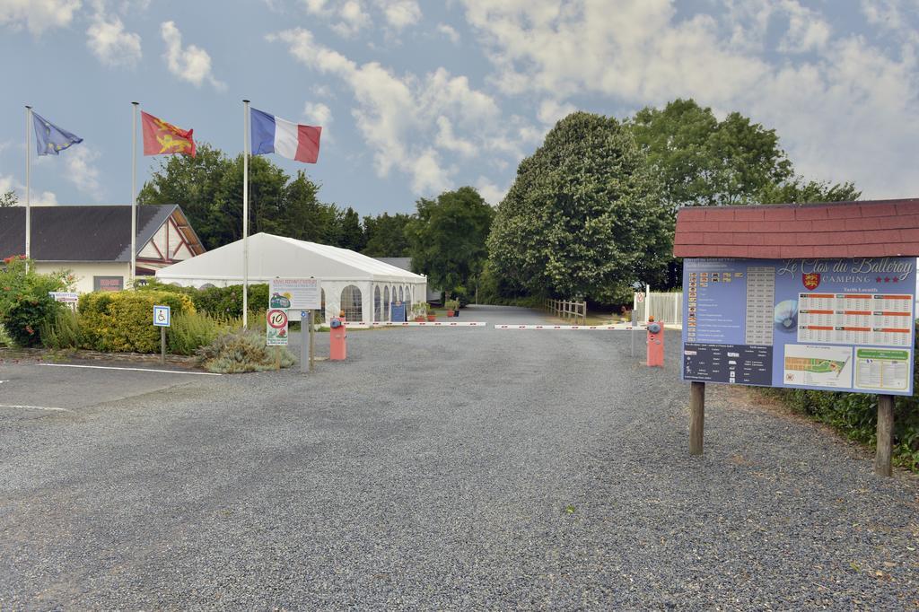 Camping Le Clos De Balleroy Luaran gambar